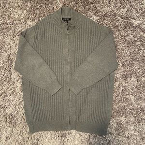 Men’s Synrgy full zip sweater. XXL. Grey. 100% cotton. Heavyweight. Gently used.